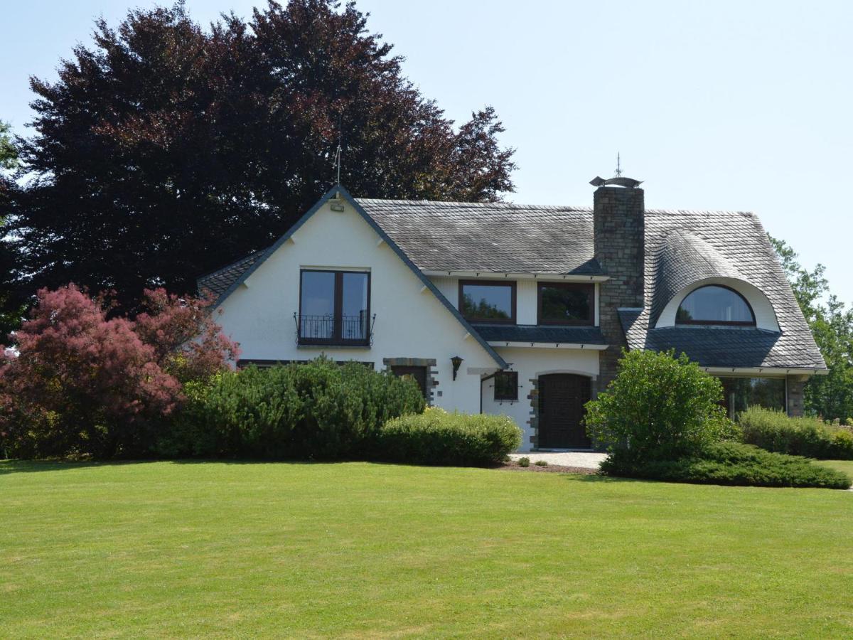 Elegant Villa In Stavelot With Fitness Playroom 外观 照片