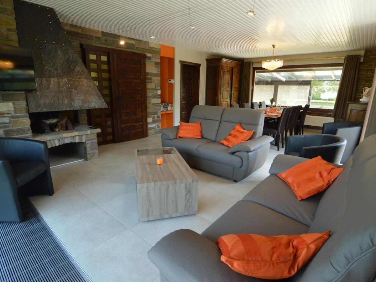 Elegant Villa In Stavelot With Fitness Playroom 外观 照片