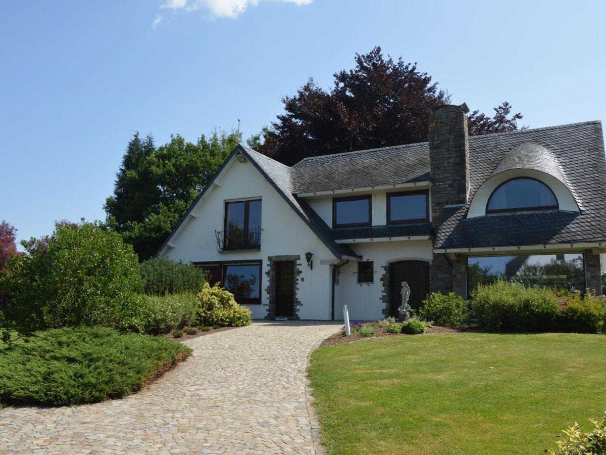 Elegant Villa In Stavelot With Fitness Playroom 外观 照片