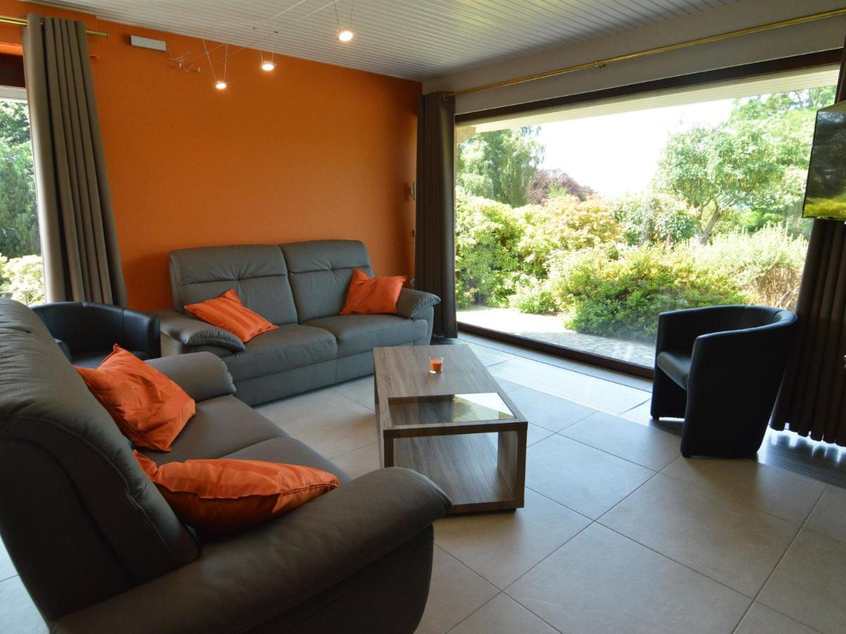 Elegant Villa In Stavelot With Fitness Playroom 外观 照片